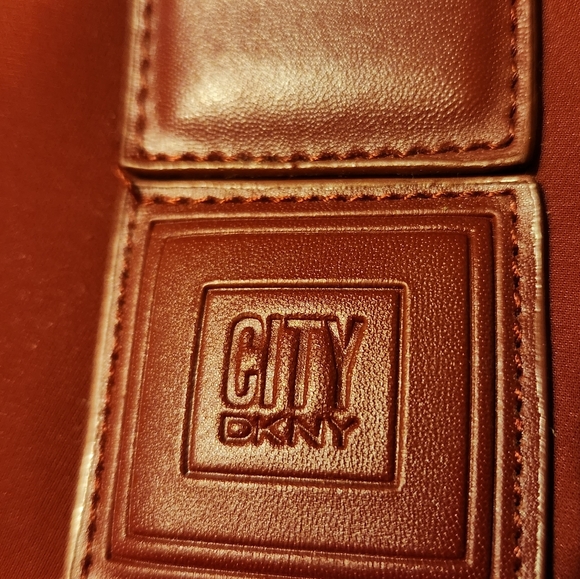 Beautiful City DKNY Bag - Picture 3 of 9